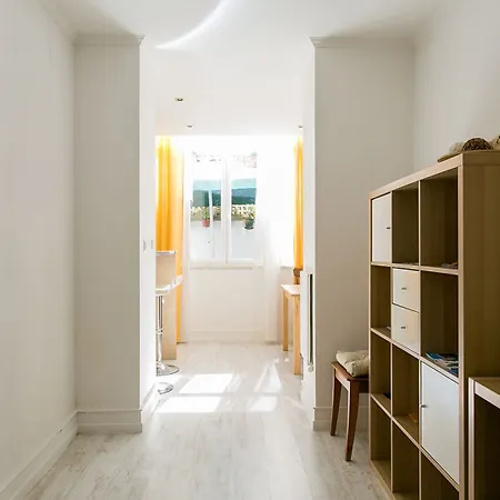 Altido Charming Patio Apartment *