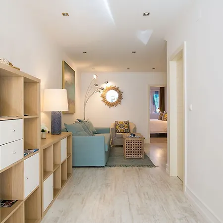 Διαμέρισμα Altido Charming Patio *